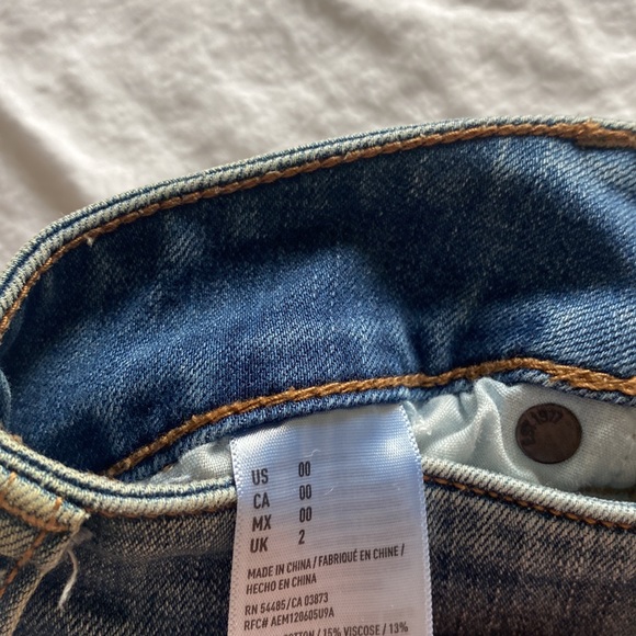 American Eagle super stretch distressed denim skirt - Picture 4 of 4